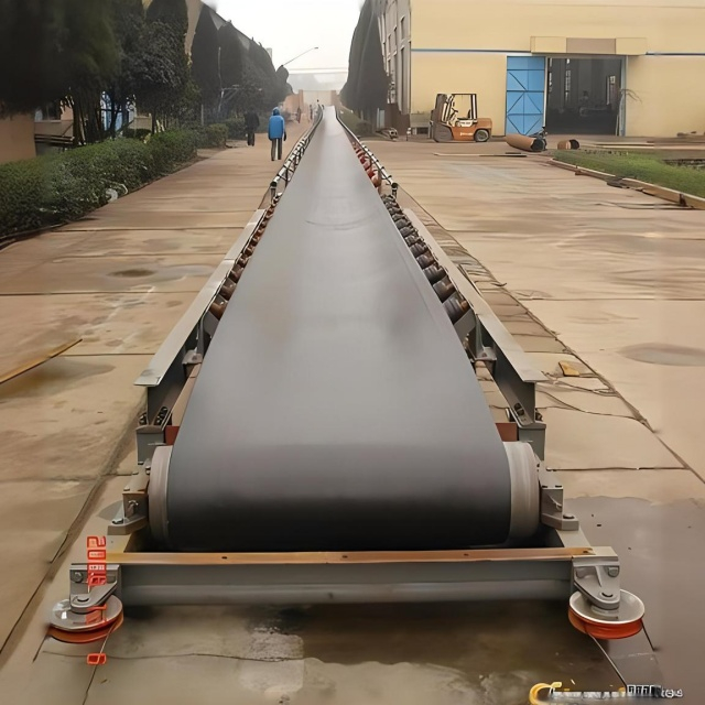 Correia transportadora de borracha industrial resistente ao frio para mineração
